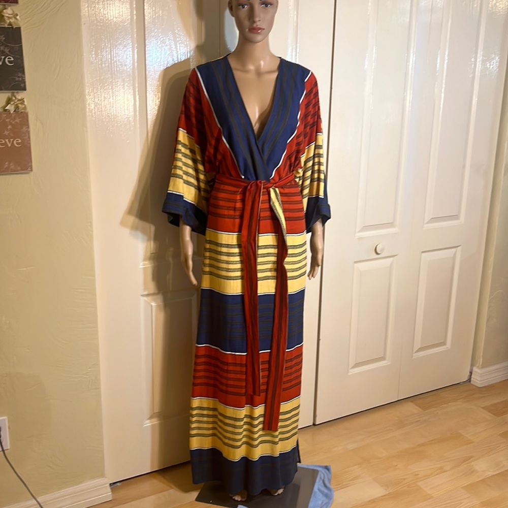 BCBGMaxAzira  V neck Pullover. Casual Dress or Beach coverup